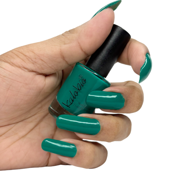 KALOBIO ColorHalo Enamel Nail Lacquer – Scarab Green KPS11 | 7-Day Long Wear | High Shine, Quick Dry & Chip Resistant | Vegan Formula | 11 ml